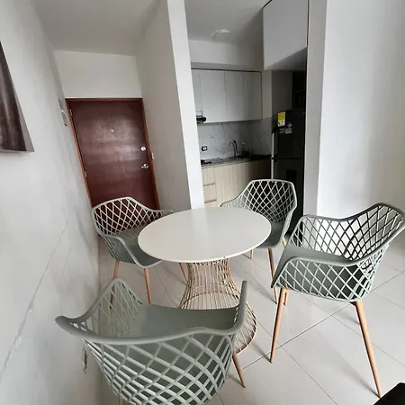 Amazing 22 Floor W Roof Pool Apartamento